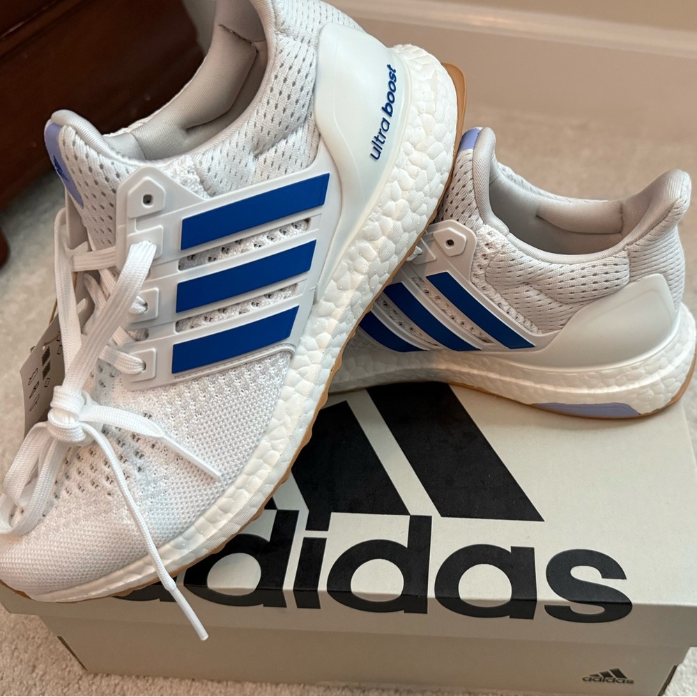 Adidas Ultraboost 1.0 White with Blue Highlights - Picture 8 of 8